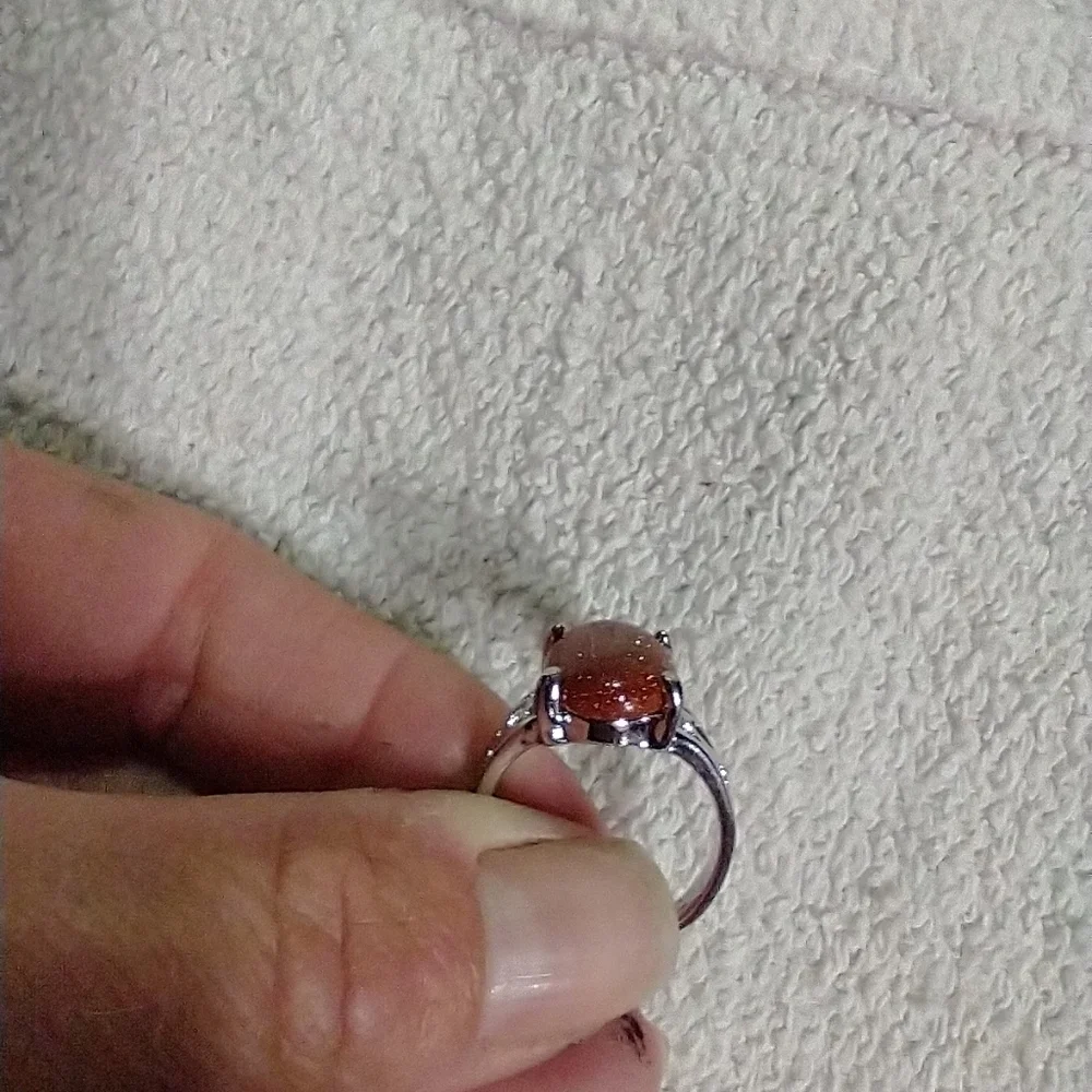Silvertone gold 🥇 🪙 stone 🪨 ring 💍8
